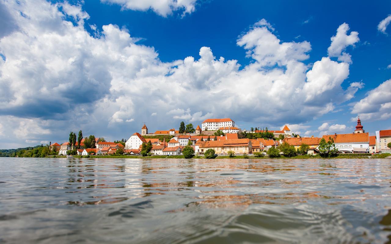 Hotel Pomaranca Птуй Екстер'єр фото
